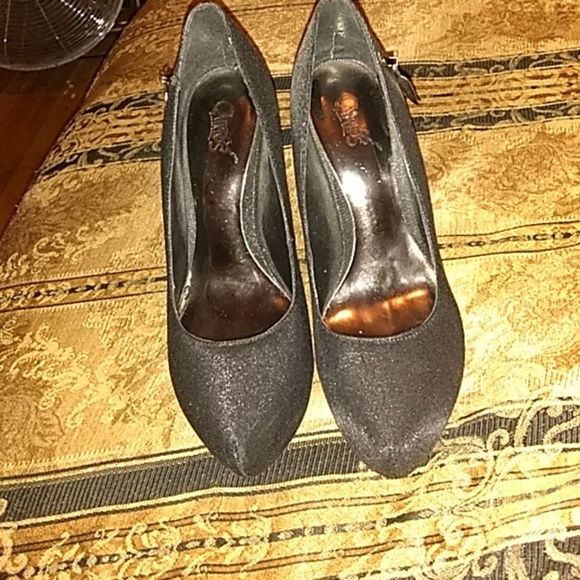 Shoes - Picture 2 of 7